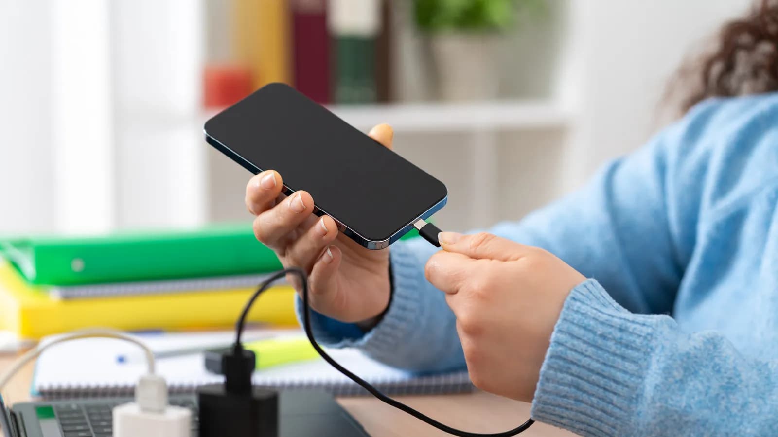 Can using your phone while charging affect its battery life? - Engadget