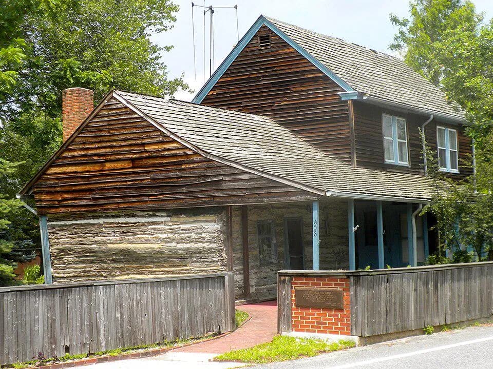 The oldest Log House in New Jersey; C. A. Nothnagle Log House. Build by Finnish settlers between 1638 and 1643