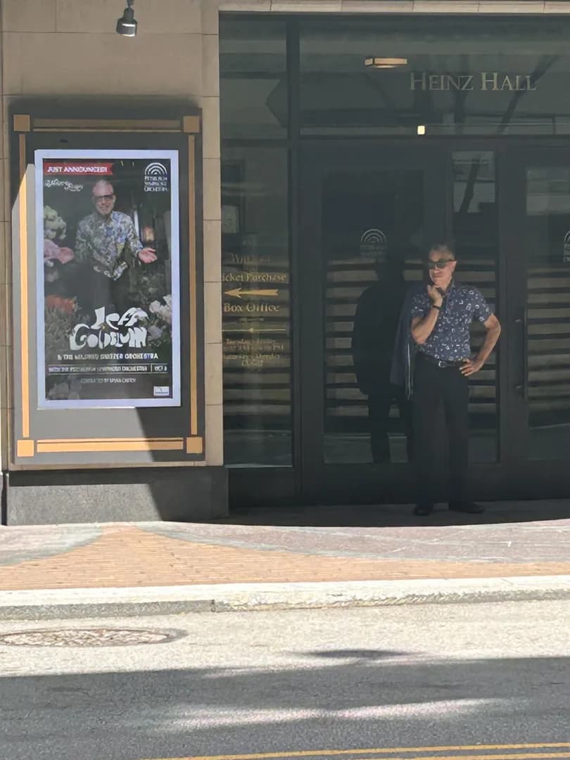 Dude thinks he’s Jeff Goldblum