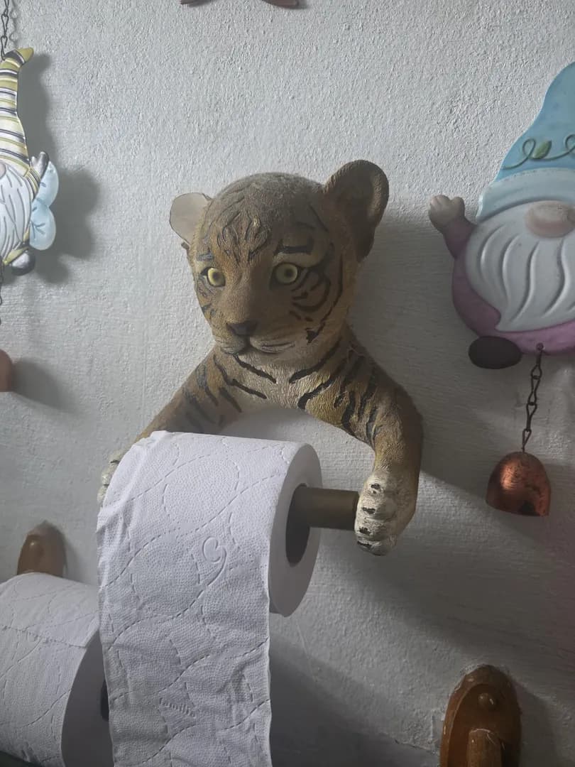 The face of a tiger who has seen some shit