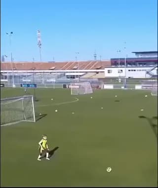 Im sure this kid won’t be playing goalie again after this! 😎