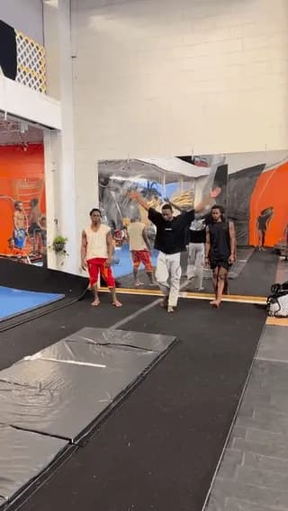 ​Seamless multi-rotational acrobatic tumbling sequence