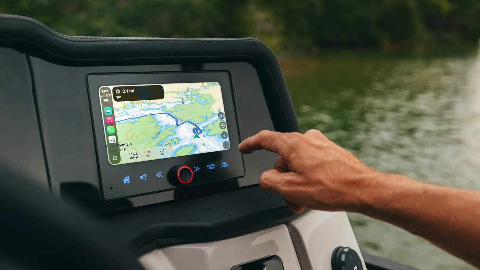 MasterCraft brings CarPlay and Android Auto to its pontoon boats - Engadget