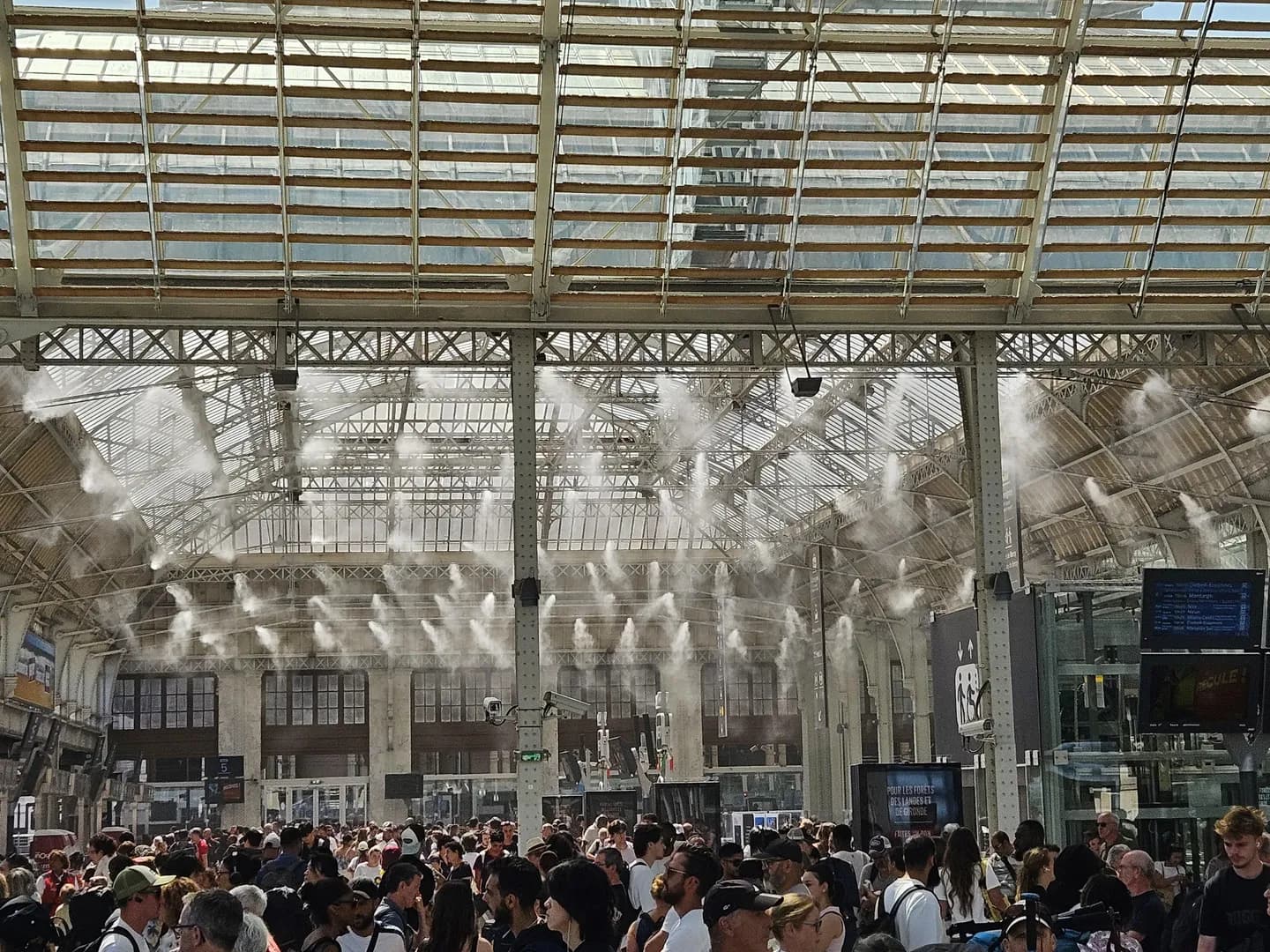 Gare de Lyon in Paris right now. Intermittent misting from the ceiling.