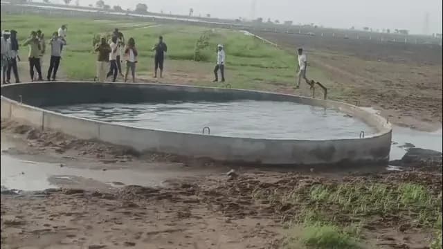 Oscillating water well from India