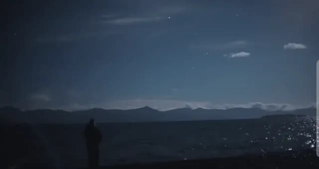 Rare Giant Red Sprites dancing over thunderstorms in Tibet