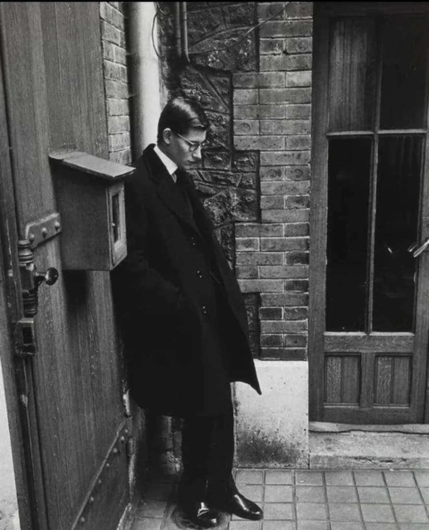 21-years old Yves Saint Laurent at Christian Dior's funeral (1957)