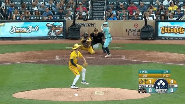 Craziest baseball catch I've ever seen