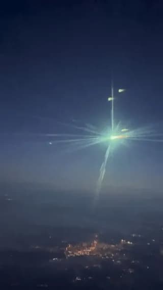 A meteor seen from a plane
