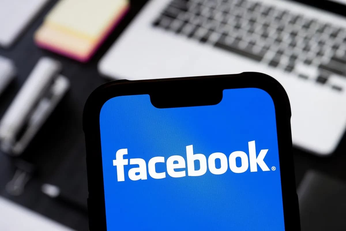 Facebook officially rolls out its standalone Creator Studio app with AI tools for creators | TechCrunch