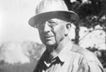 TIL a geologist was ridiculed for decades for claiming the Pacific Northwest was carved by a catastrophic Ice Age flood. NASA satellite images proved him right in the 1970s. He finally received geolog