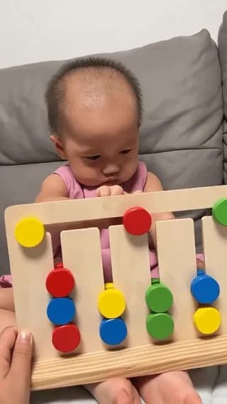 A baby figuring this out and be this focused is actually impressive.