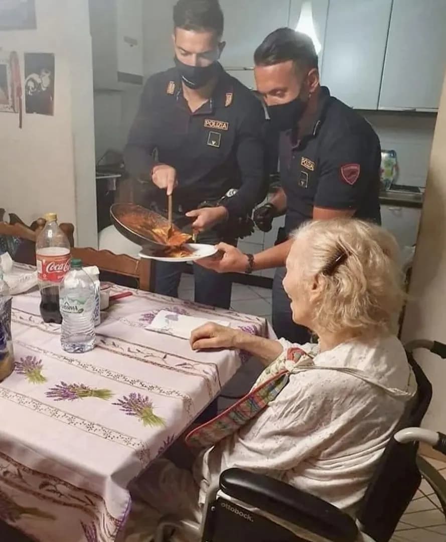 87 year old woman calls police because she's hungry and lonely. Officers then showed up and cooked her dinner