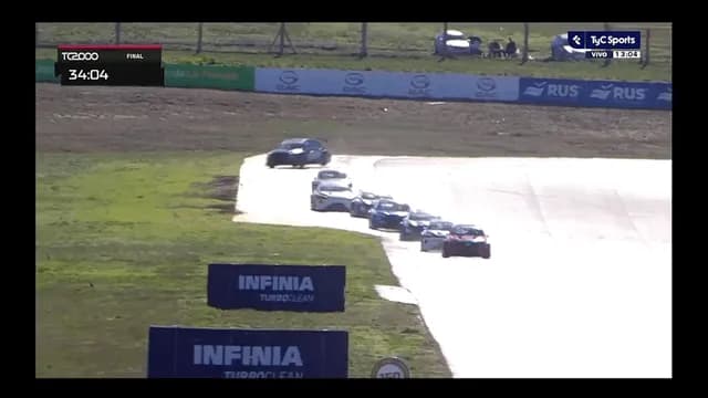Hard hit to the wall at the TC2000 event in La Pampa, Argentina