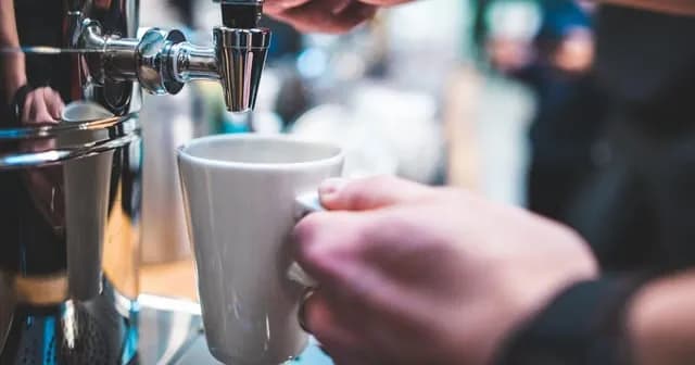 Coffee consumption linked to healthier body composition and metabolic markers. People with higher coffee consumption had lower total and visceral fat and greater skeletal muscle mass. In men, it is li