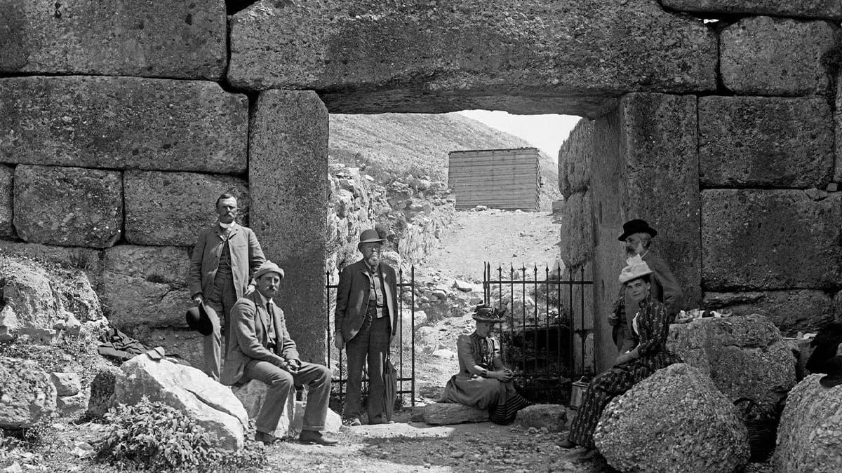 Historic Photos That Show The Past In Unexpected Ways
