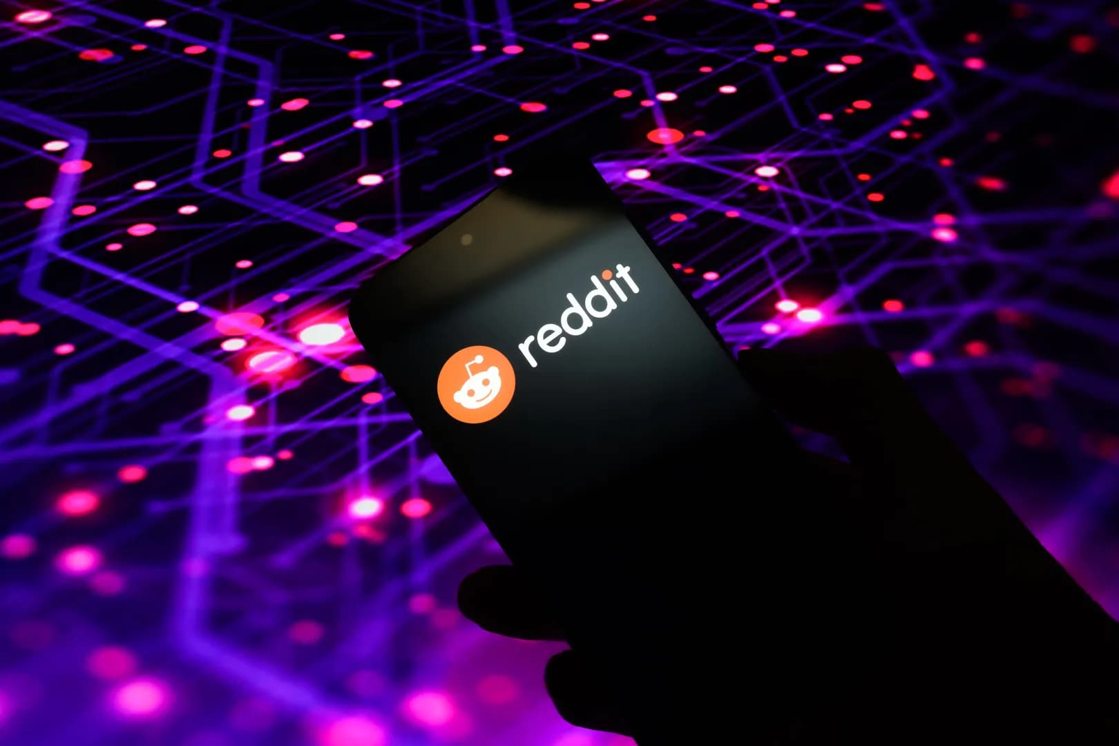 ChatGPT suddenly stops citing Reddit as much