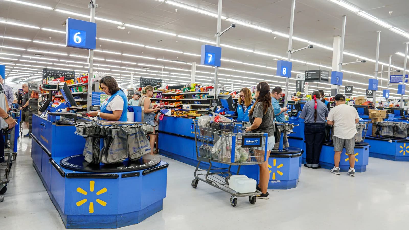 Walmart will finally accept Apple Pay as social media rejoices