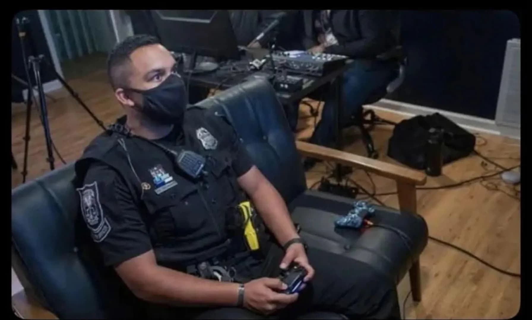 POV: Cops after raiding Cyberleek's house