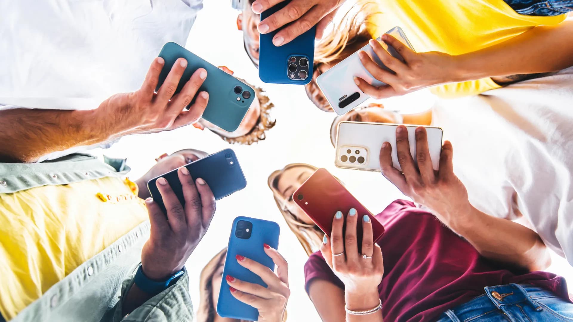 Why Gen Z is ditching mainstream dating apps for 'hyper-niche' spaces