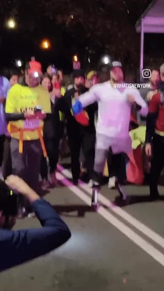 A double aputee becomes the final finisher of the NYC Marathon, crossing the line in the middle of the night after 15+ grueling hours