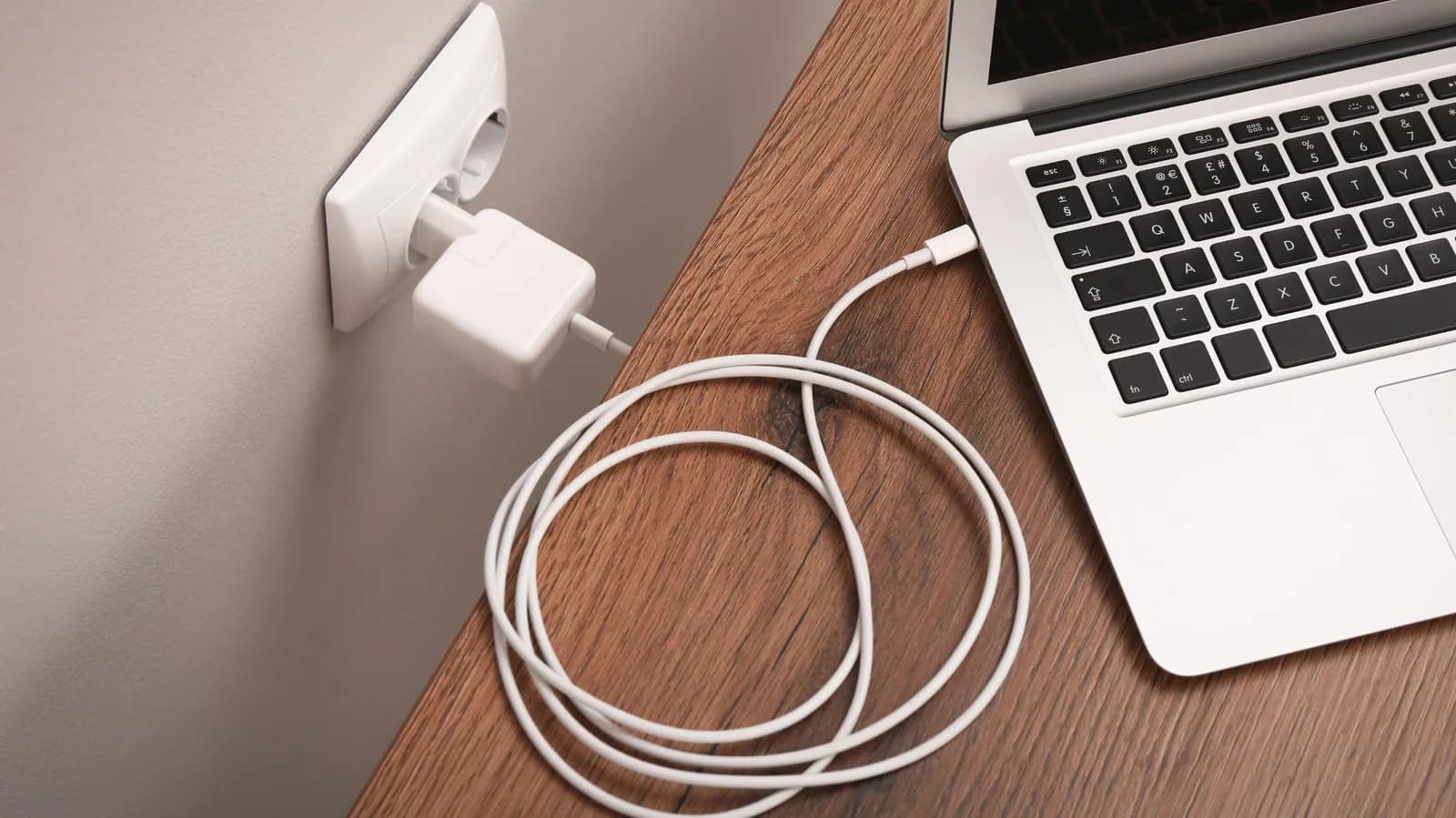Is it safe to use a USB-C laptop charger on your phone? - Engadget