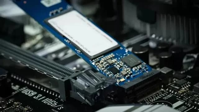 Two Decades of Cheaper Memory Vanished in One Brutal Year
