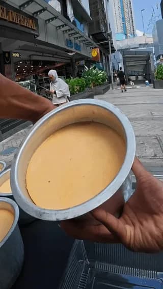 Unmolding giant flans
