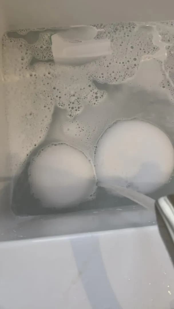 The way these bubble mounds formed in the bath
