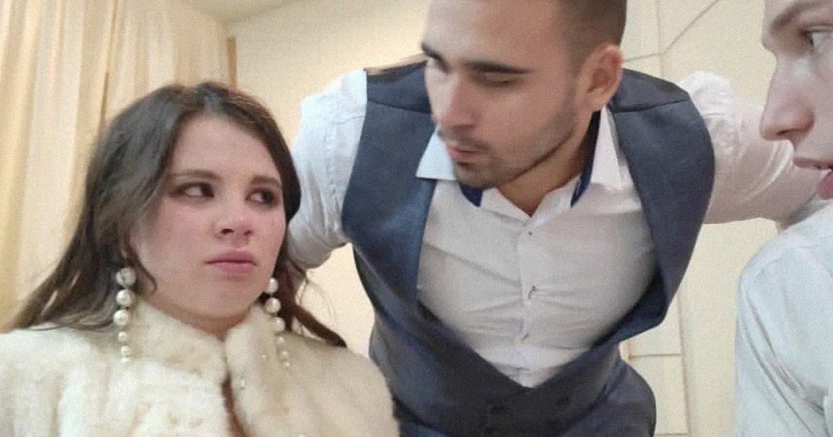37 Awkward Wedding Photos That Somehow Became The Best Memories