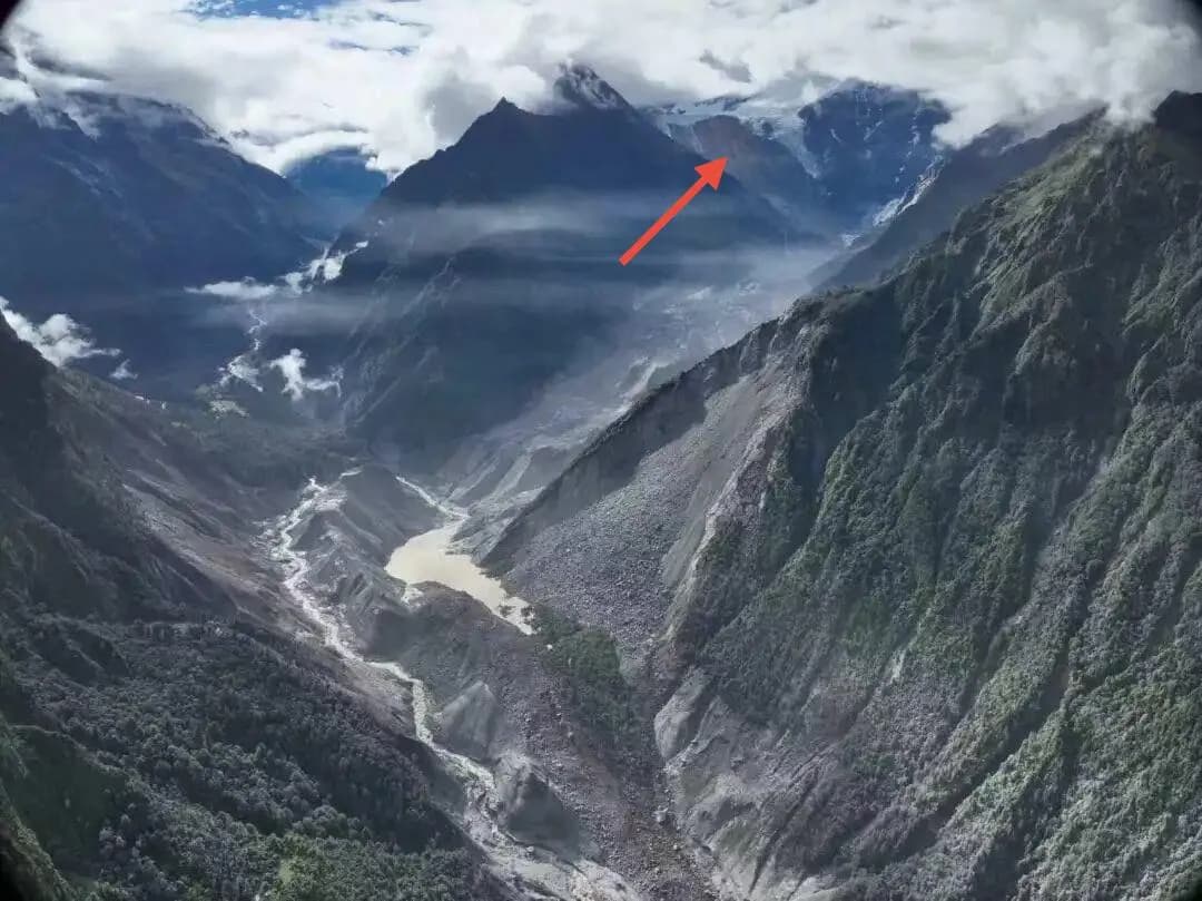 Origin of the Nepal Landslide(atleast 1 kilometer of the mountain collapased)