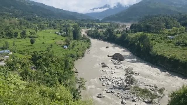 ~4-minute-long local footage captures the rapid development of a flash flood on the Nepal–Tibet border.