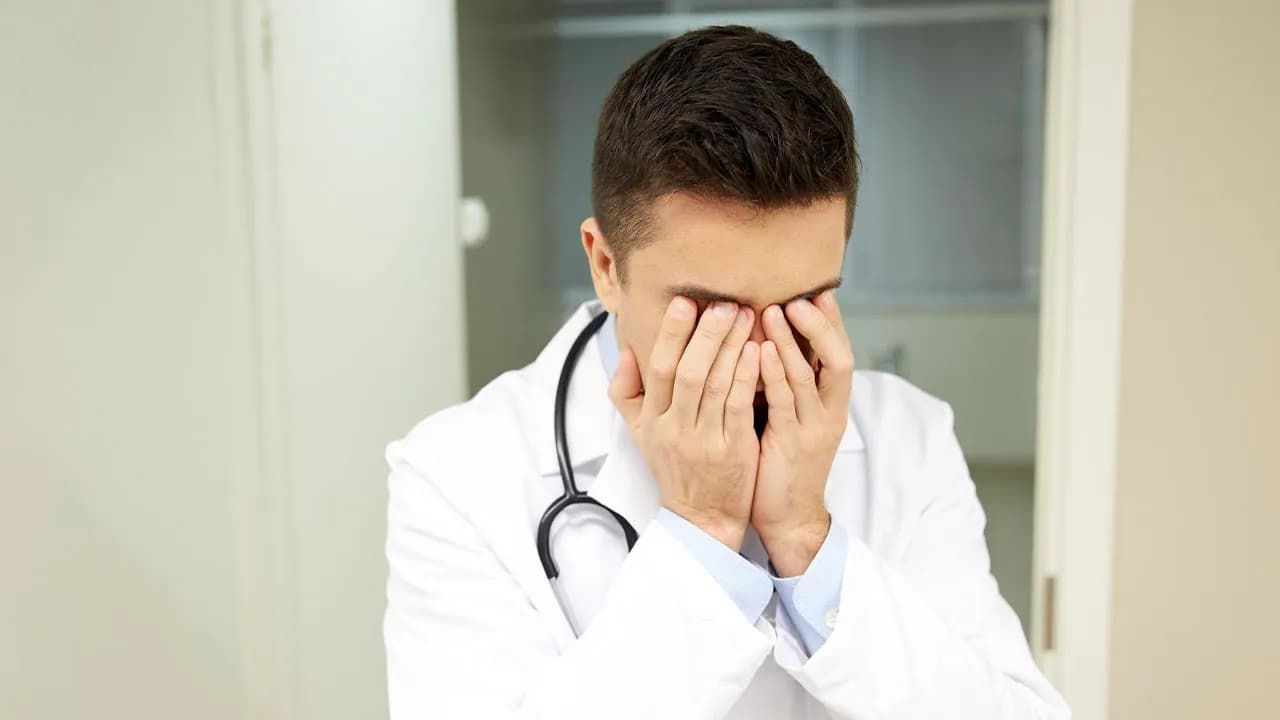 Mom Mistakes Medical Workerâs Prosthetic Ear For A Halloween Costume, Demands He Remove It