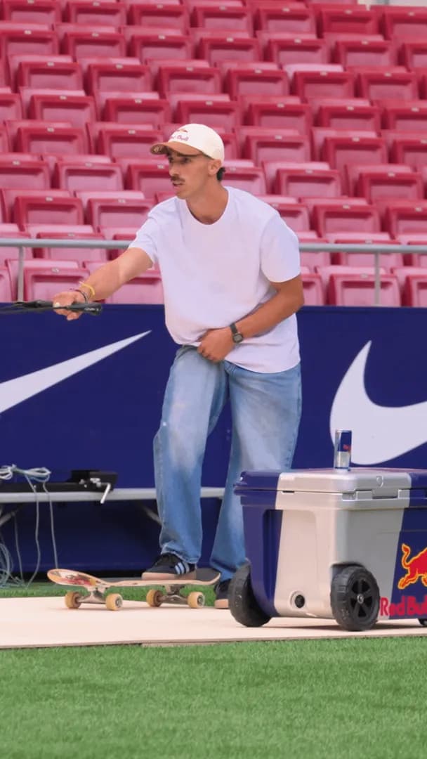 Danny León 50-50 grinds the crossbar at the home of Atlético de Madrid