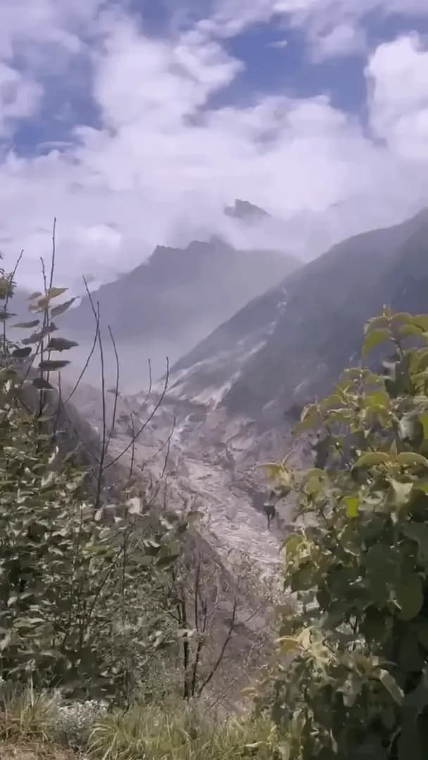 Footage of Nepal flood taken somewhere at Tibet side, before it hit the border checkpost few kilometers downstream.