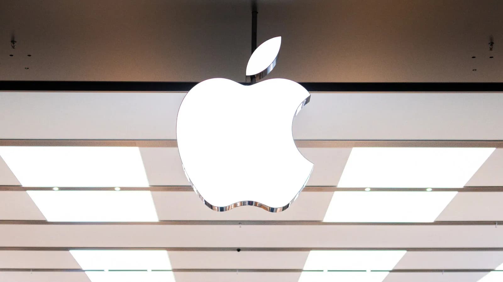 Apple prototyped a stylus for the foldable iPhone that we may never see - Engadget