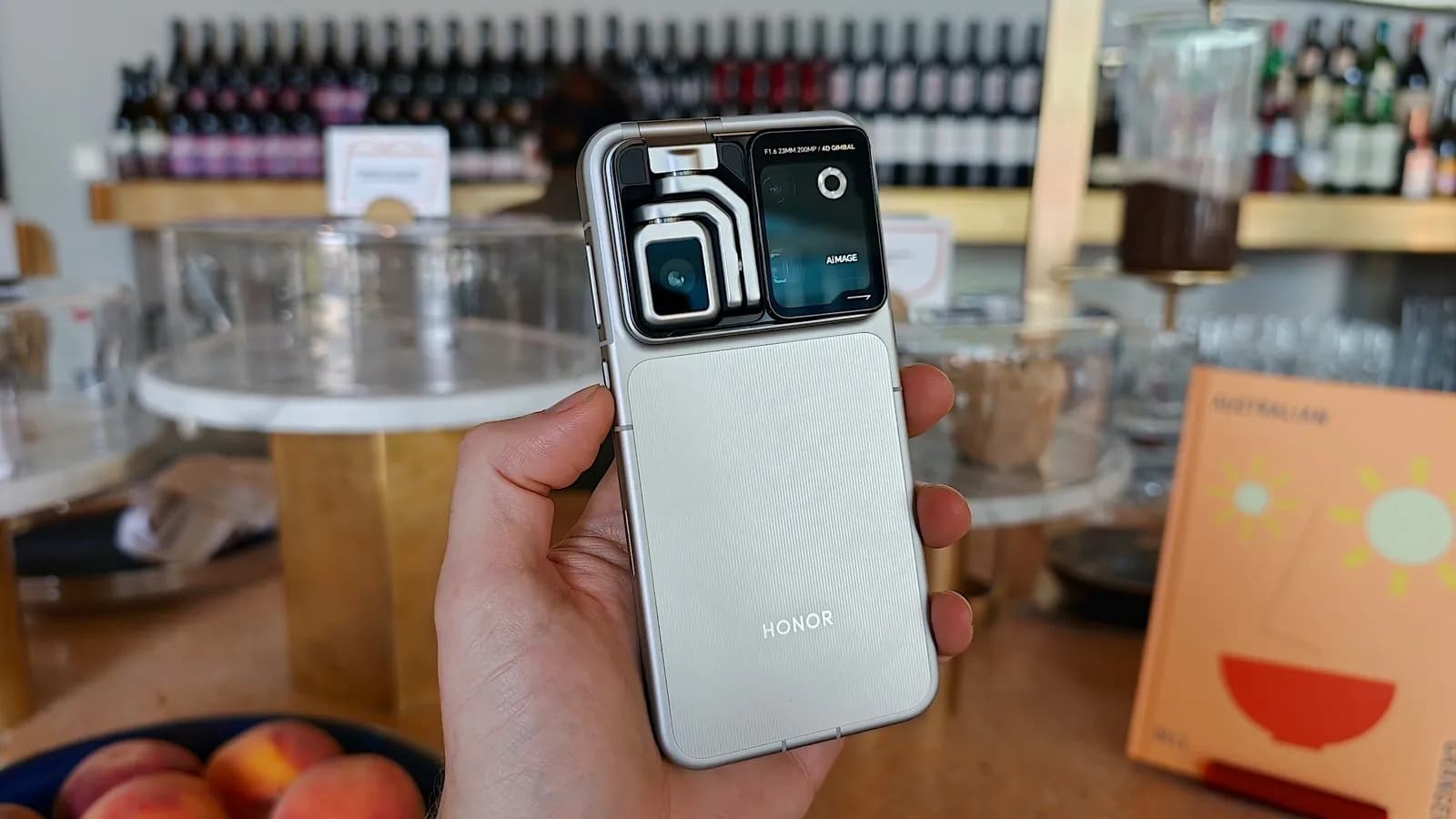 Honor Robot Phone hands-on: A gimbal phone experiment with promising results - Engadget
