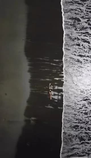 The wave crashing