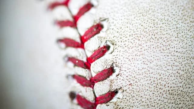 Plate umpire leaves Padres-Reds game with heat exhaustion
