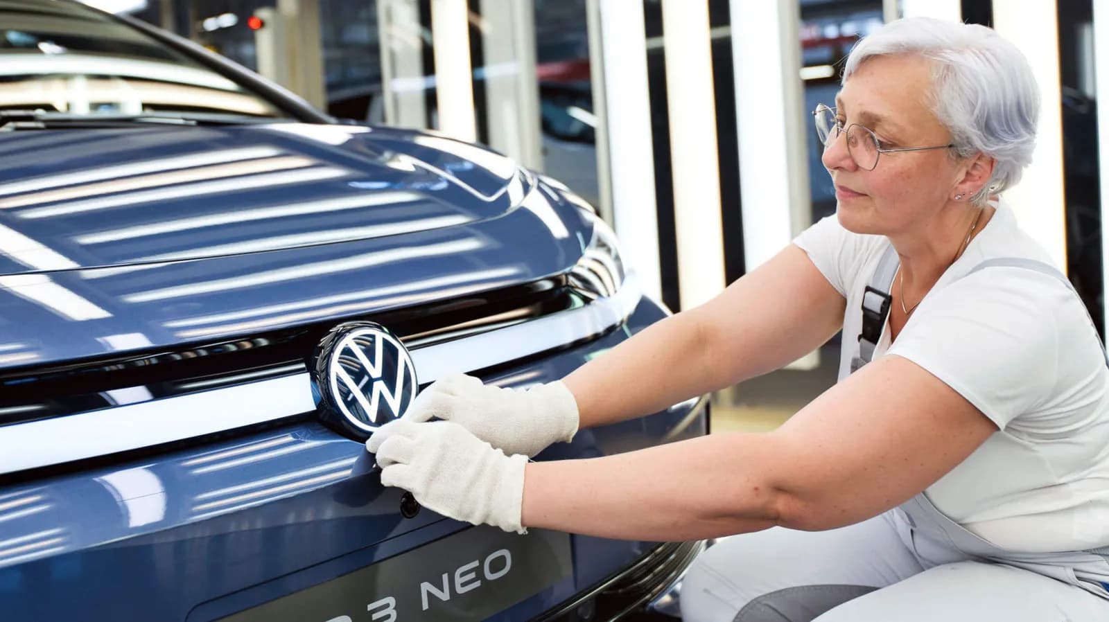 Volkswagen confirms cutting 50,000 jobs as part of its survival plan - Engadget