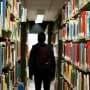 Students with lower grades earn degrees more often when they belong to an academic major's majority group