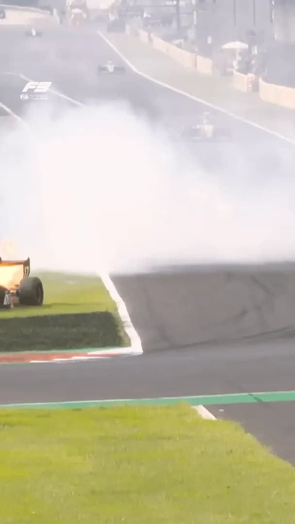 Massive crash between Gerrard Xie and Woohyun Shin during the F3 Italian Grand Prix.