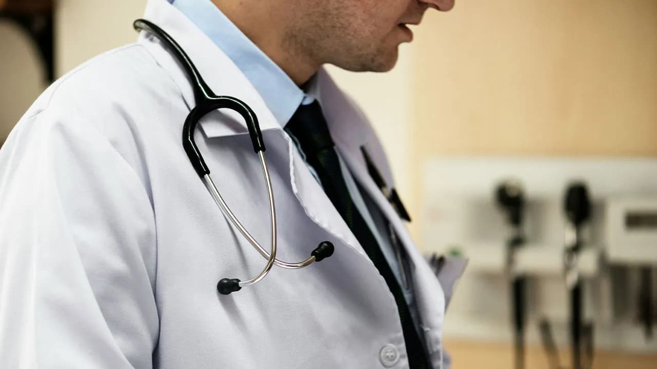 39 True Medical Mysteries That Read Like A Script From “House”