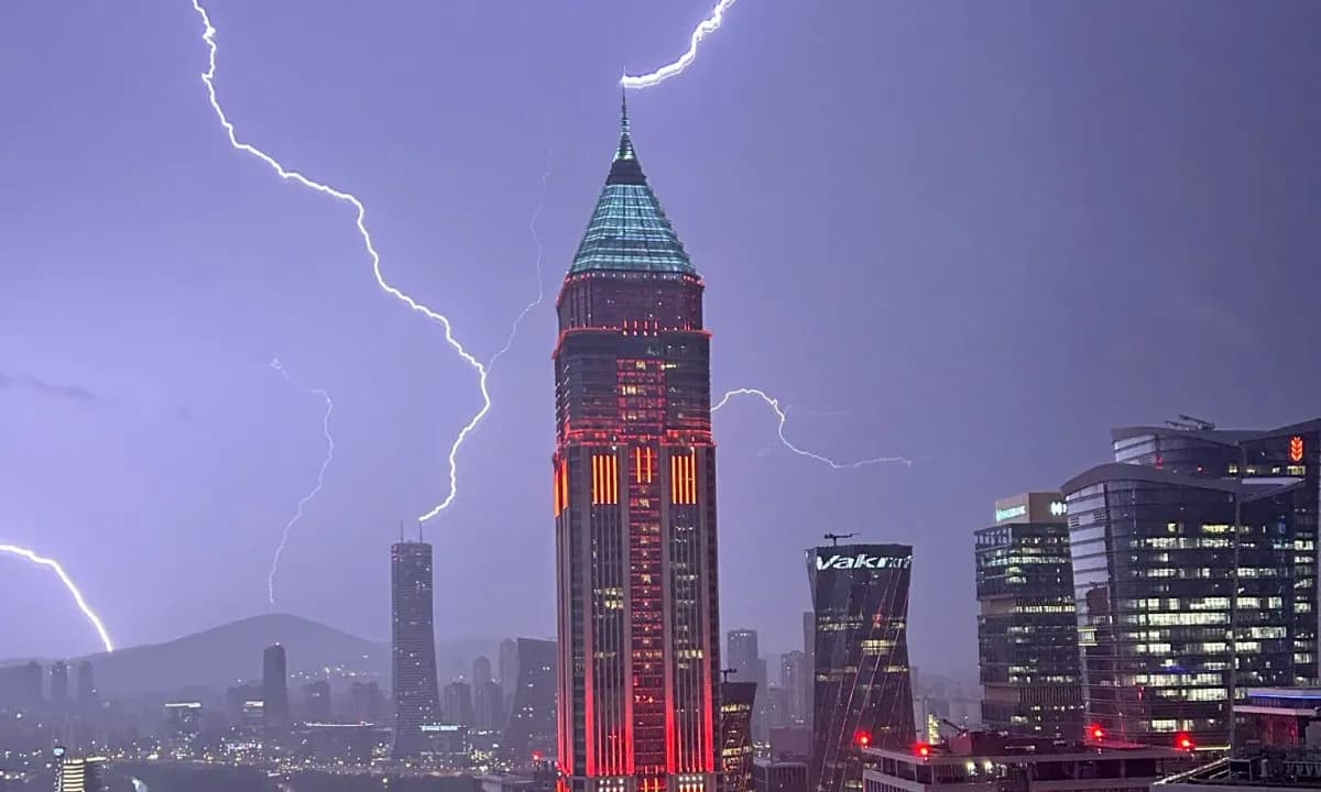 93 Buildings That Were Probably Built For An Evil Mastermind To Plan How They Will Conquer The World (New Pics)