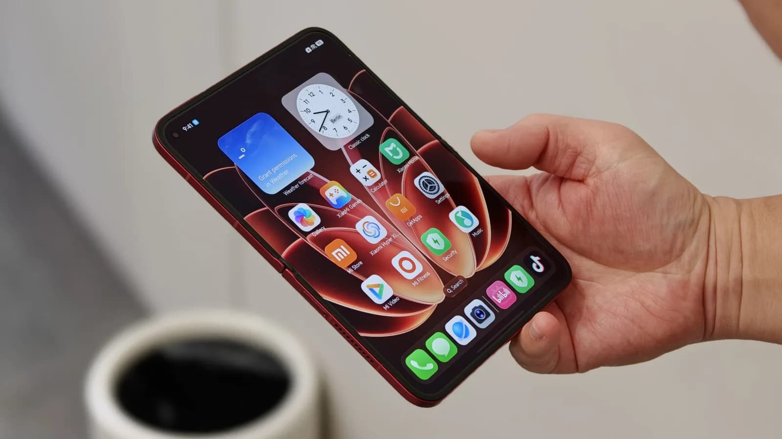 Xiaomi 18 Fold hands-on: An attractive
