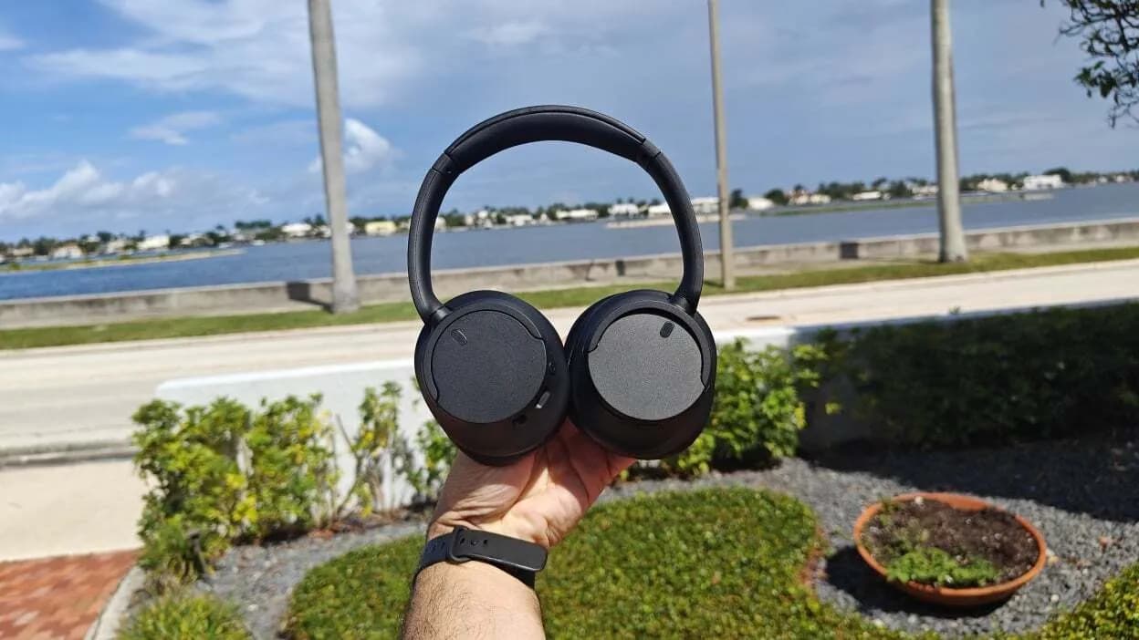 Best Sony headphone deal: Take 46% off the Sony WH-CH720N headphones