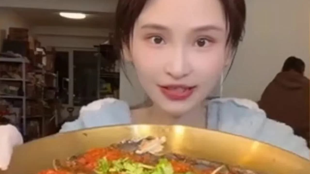 24YO Mukbang Star Passes Away Just Days After Revealing Dangerous Condition Linked To Extreme Eating