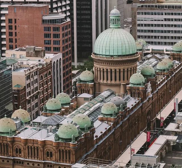 TIL that Queen Elizabeth II wrote a letter to the citizens of Sydney that is sealed in a vault and forbidden to be opened until 2085.