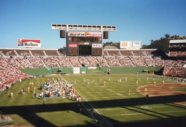 TIL that after two games of the 1987 NFL season, the NFL Players association went on strike. One week of games was canceled, followed by three weeks of games played largely by replacement players. Att