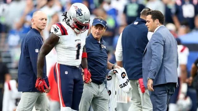 Source: Patriots' A.J. Brown likely out at least 4 weeks
